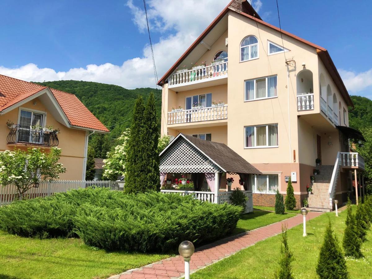 У Оксани Hotel Solociîn Exterior foto