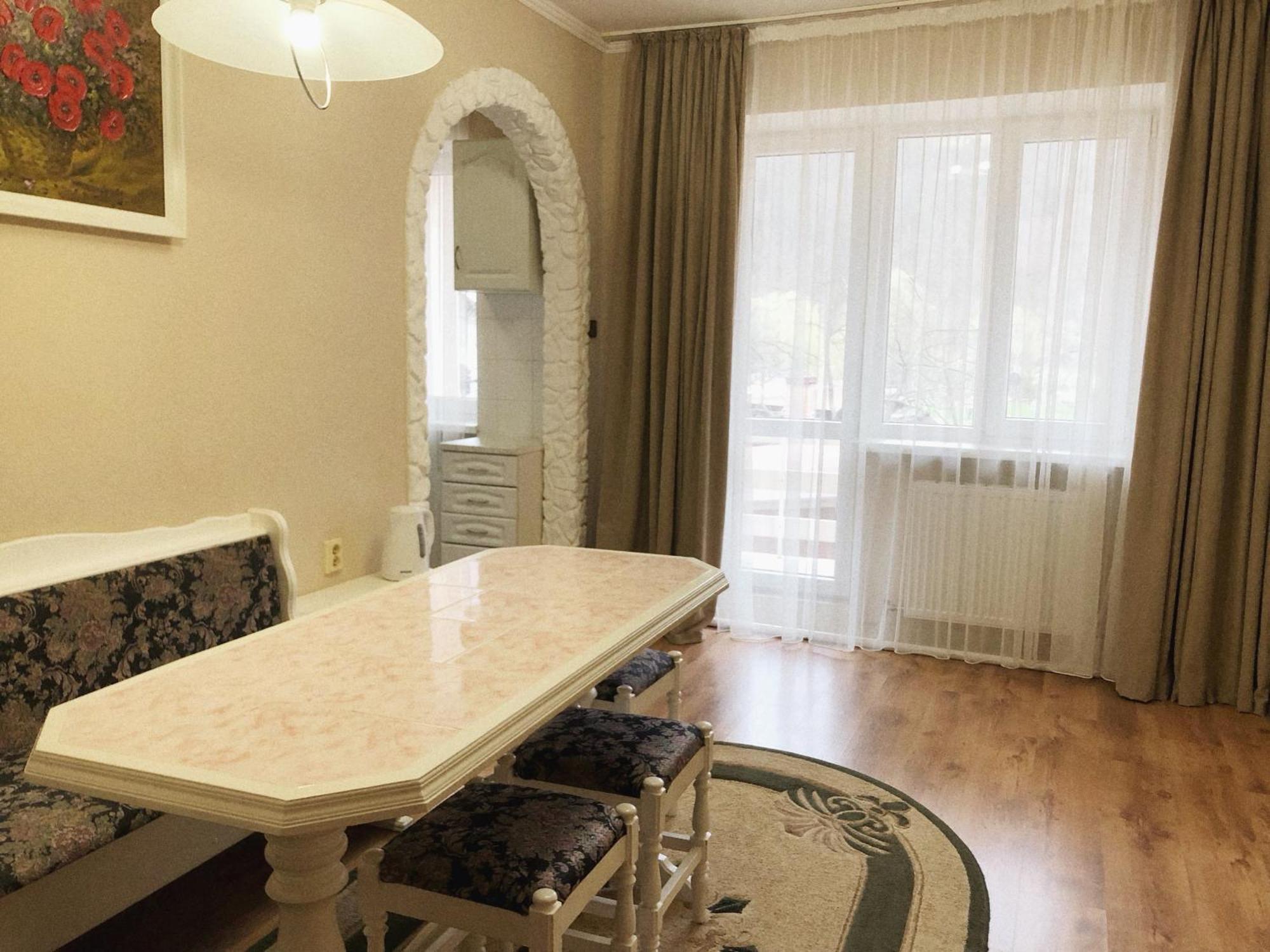 У Оксани Hotel Solociîn Exterior foto